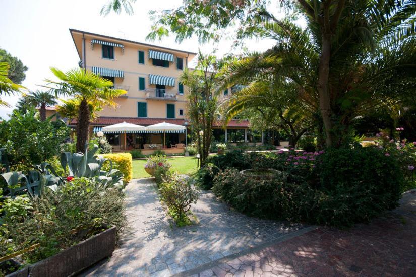 Hotel Gemma Del Mare マリーナ・ディ・ピエトラサンタ エクステリア 写真