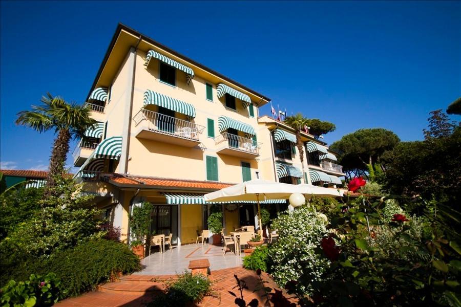 Hotel Gemma Del Mare マリーナ・ディ・ピエトラサンタ エクステリア 写真