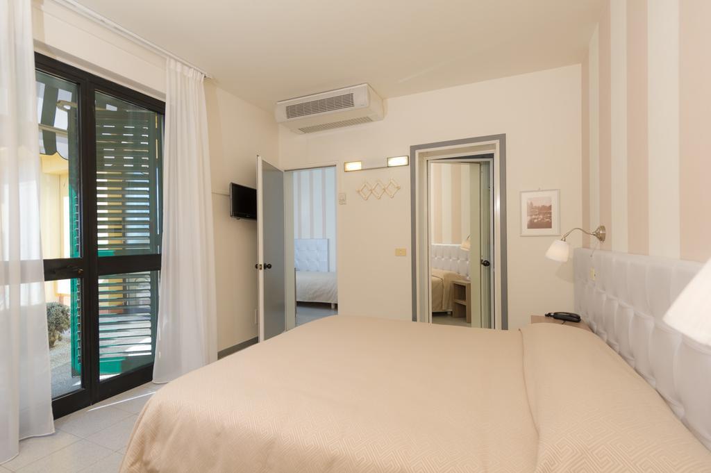 Hotel Gemma Del Mare マリーナ・ディ・ピエトラサンタ エクステリア 写真