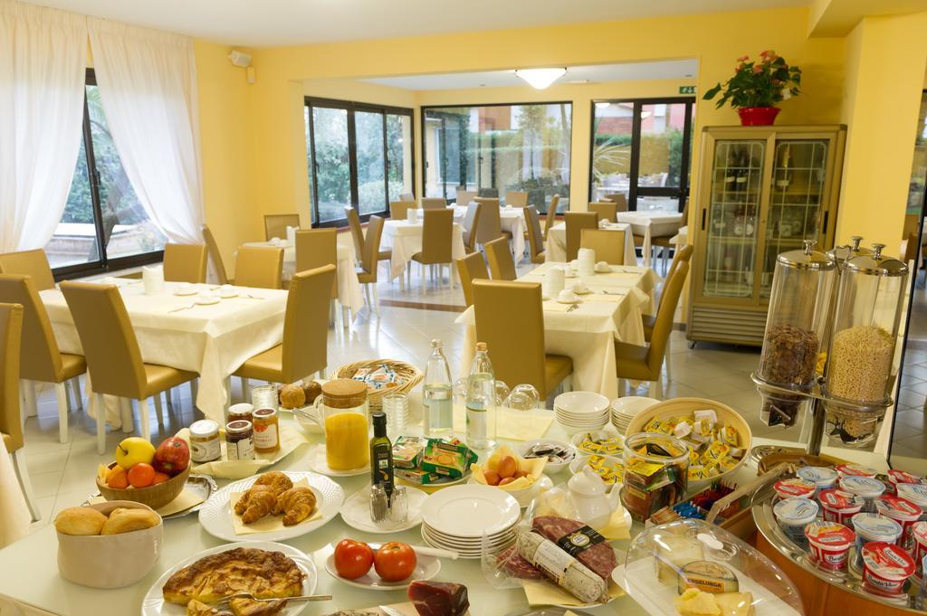 Hotel Gemma Del Mare マリーナ・ディ・ピエトラサンタ エクステリア 写真